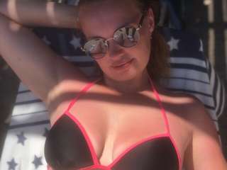 CHERRYLIPS amateur webcam photo
