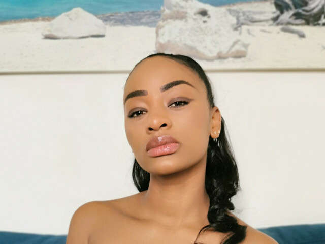 KARISMA free sexy photo