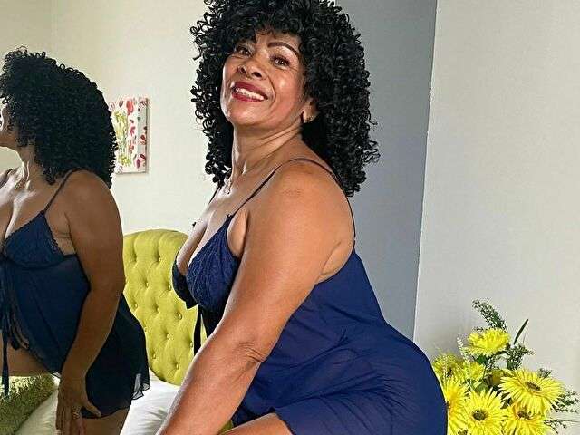 MARAROBERTS free sexy photo
