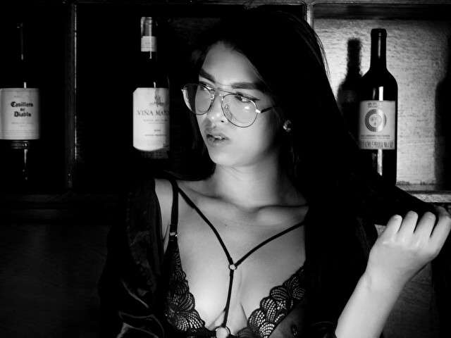 SALOCRUZ free sexy photo