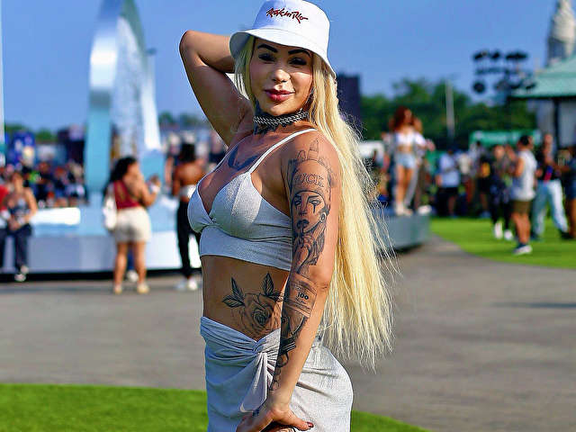 ALINETATUADA free sexy photo