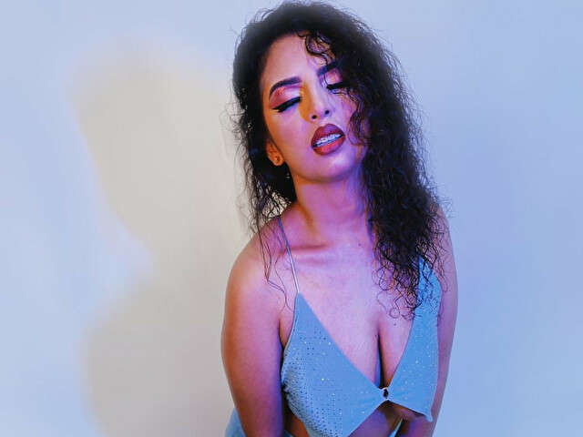 APRILROXS free hard sexy photo