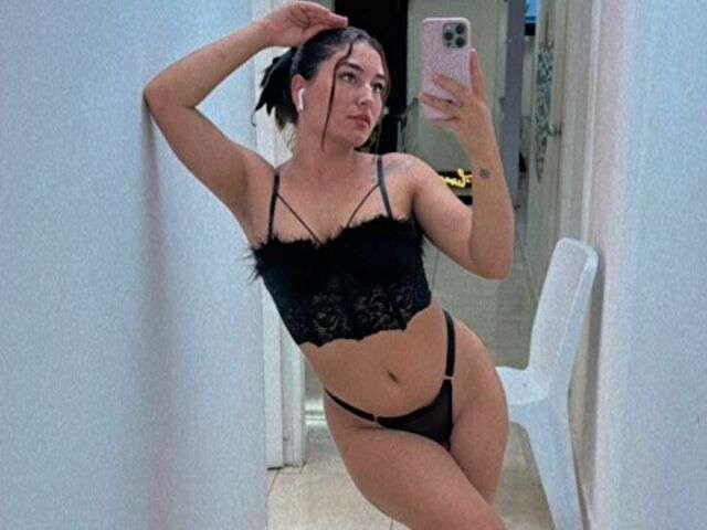 SCARLETTWET free sexy photo
