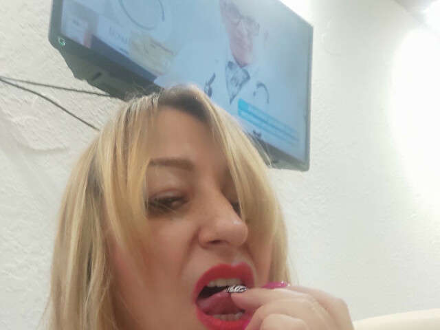 SEXYVERABACK free sexy photo