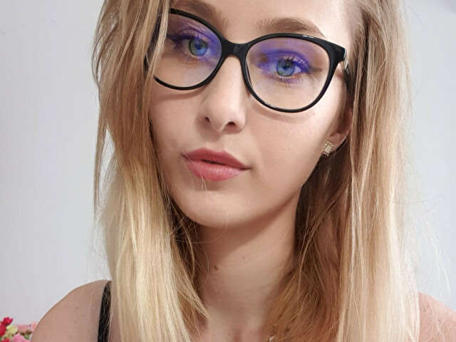 NATASHAROUGE free sexy photo