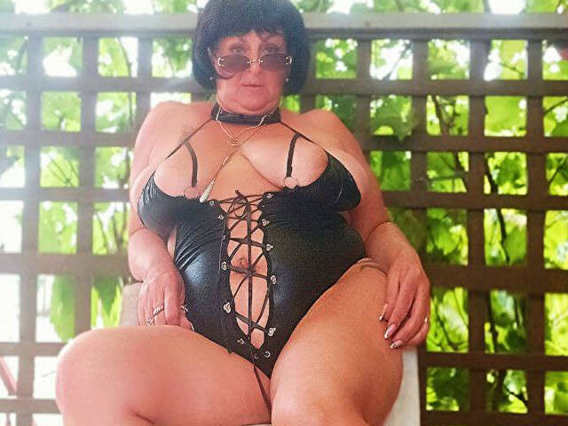 MARIAYLEONA free hard sexy photo