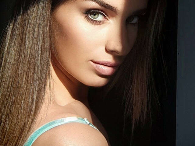 FRANCHES free hard sexy photo