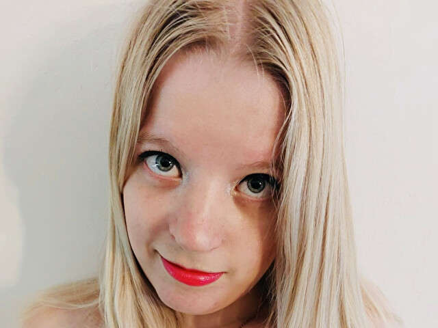 MISSESYINTHE free sexy photo