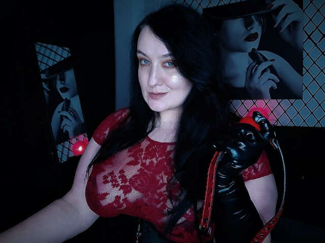QUEENOFHAZE1 free sexy photo