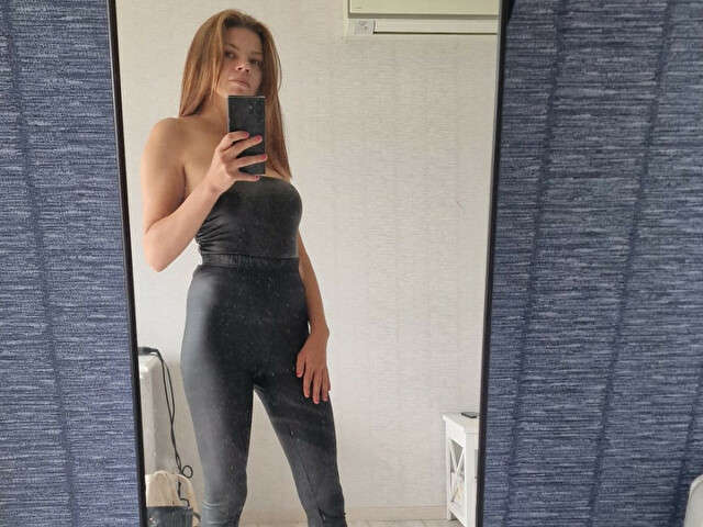 MISSLAURA free sexy photo
