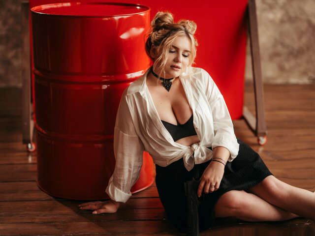 MAYBEYESS free sexy photo