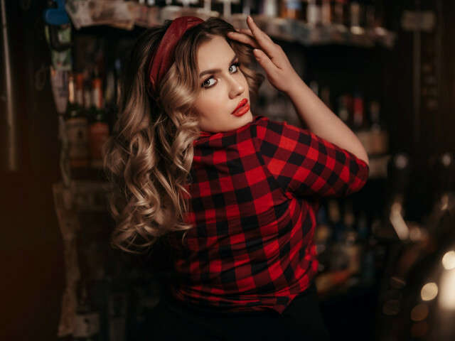 MAYBEYESS free sexy photo