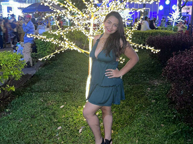 KHLOEXXX free hard sexy photo