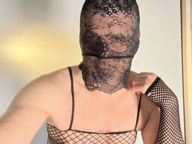 MONSIEURWIDE free sexy photo