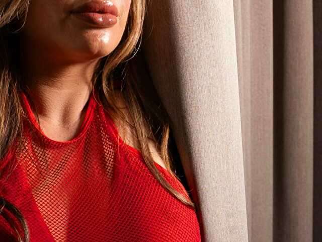 LARIZZA free sexy photo