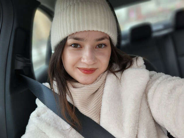 ENISTERYAUNG free sexy photo