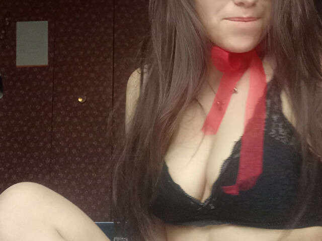 AGATHES free sexy photo