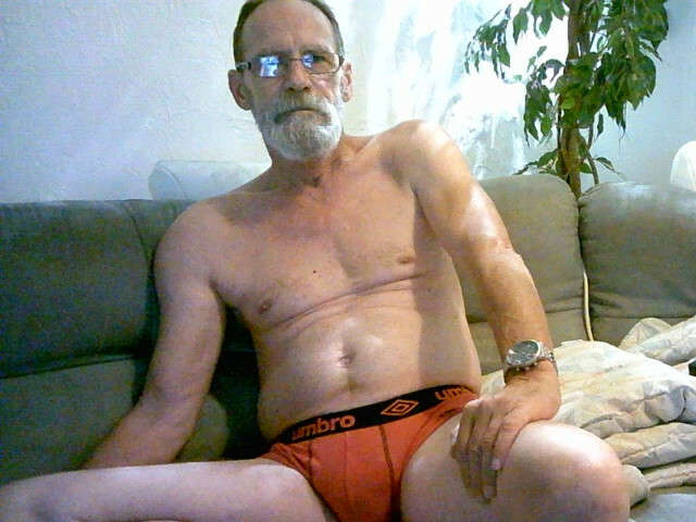 FRENCHOLDMAN free sexy photo