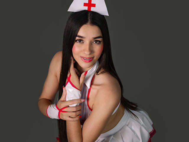 CAROLINECOSE free sexy photo