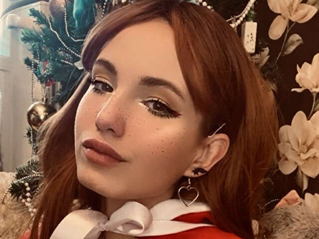 GRACEFULFOXY free sexy photo