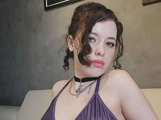 EMY99 free sexy photo