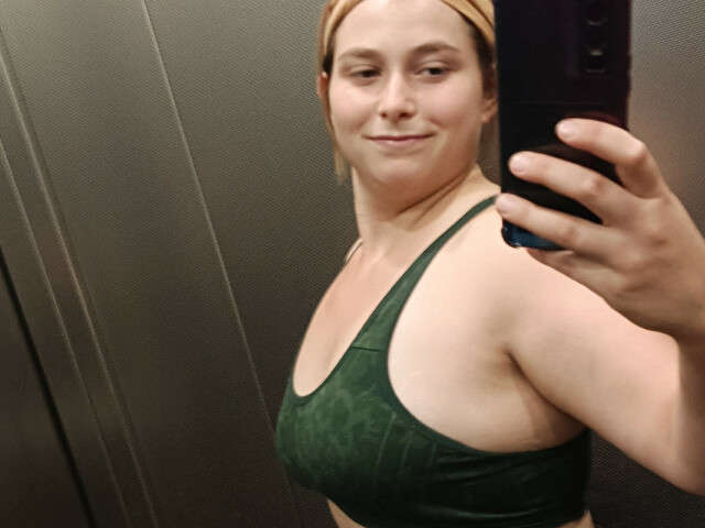 OCEANE free sexy photo