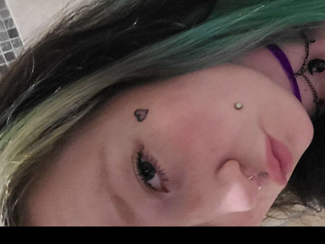 KIKISPYNXX free sexy photo