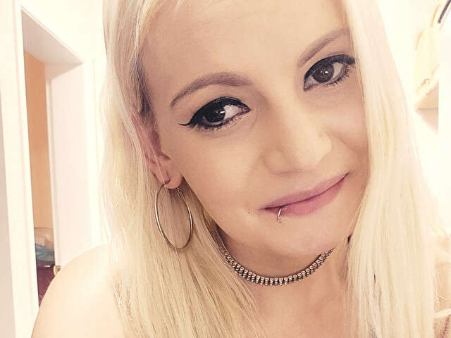 VICTORIA96 free sexy photo