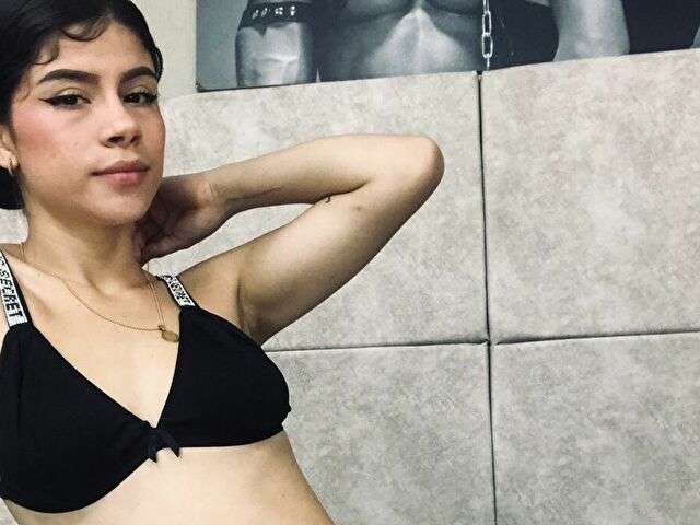TIFANYSAIN free sexy photo
