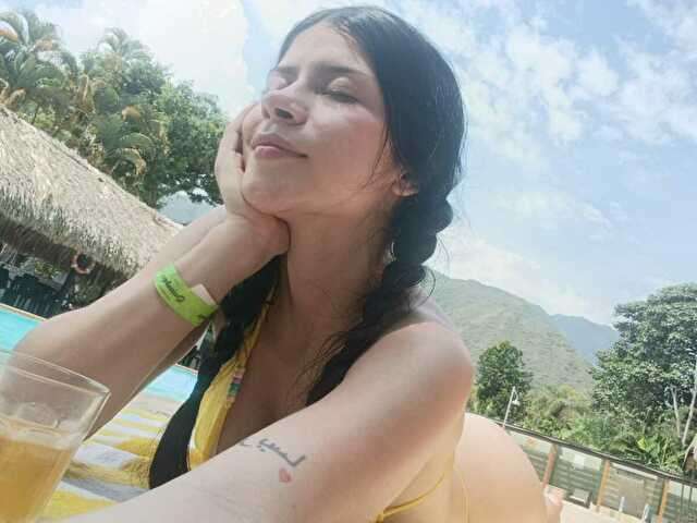 TIFANYSAIN free sexy photo