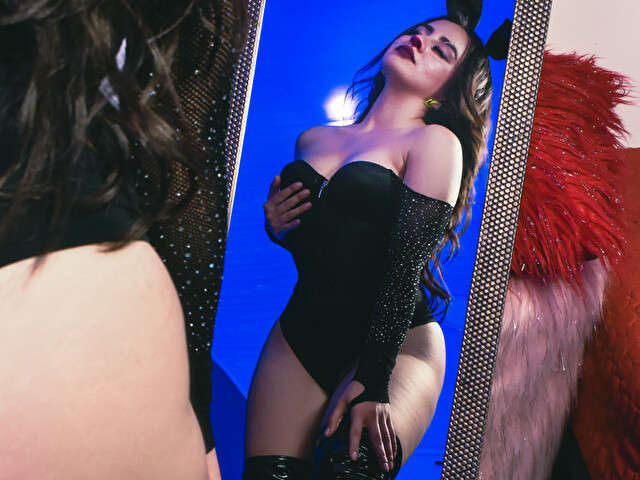 JULESWATSON free sexy photo