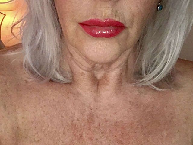 MATUREBLONDE free sexy photo