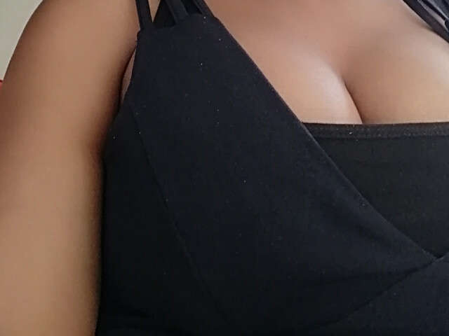 AMAHELLE21 free sexy photo