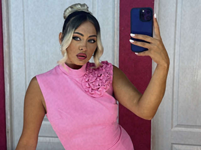 ERIKACHARMM free sexy photo