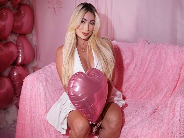 NIKYROMANELI free sexy photo