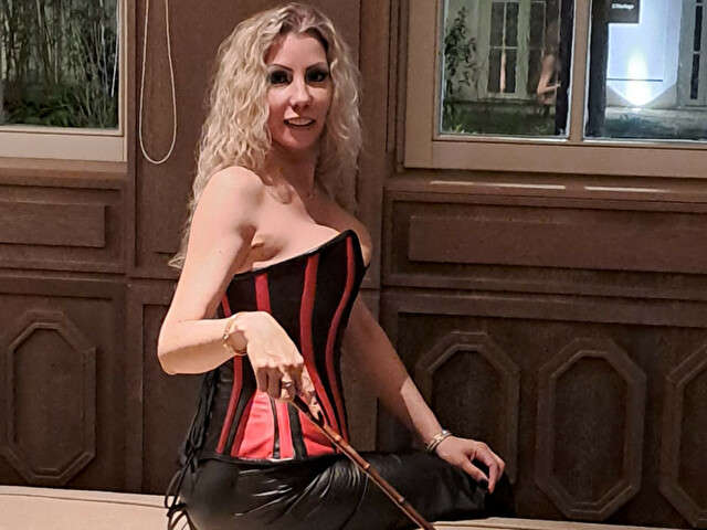 MISTREMORGAN free hard sexy photo