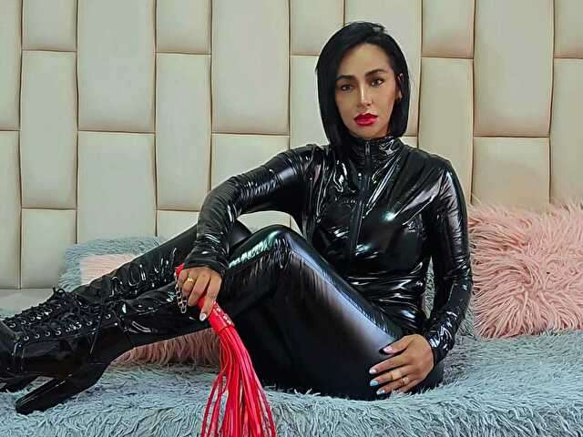 MIABRUNETTE free sexy photo