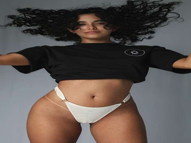 LILI20 free sexy photo