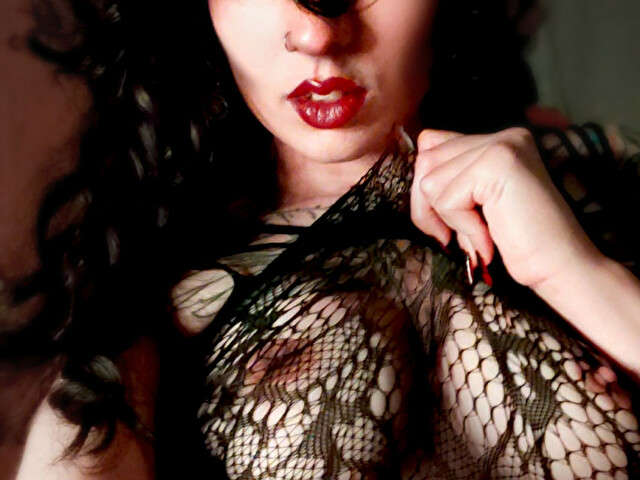 DEMONEZZKA free hard sexy photo