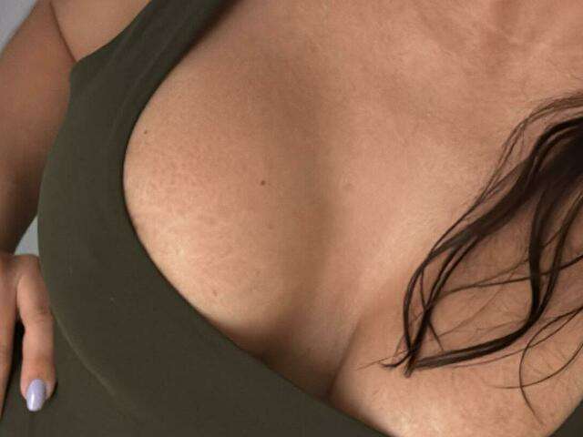 YANIRA92 free sexy photo