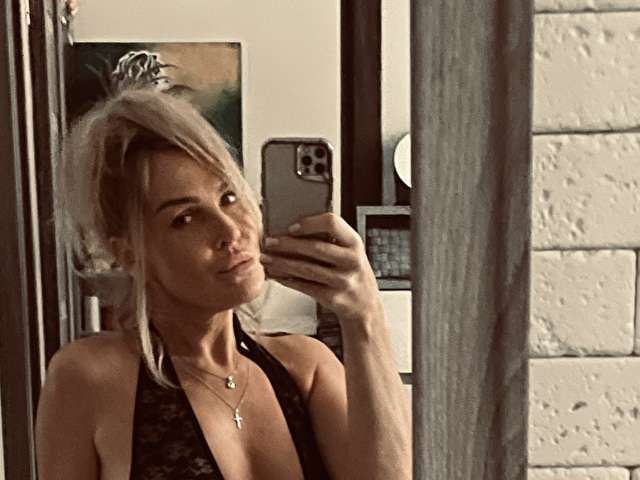 FRAUMICHELLE free sexy photo