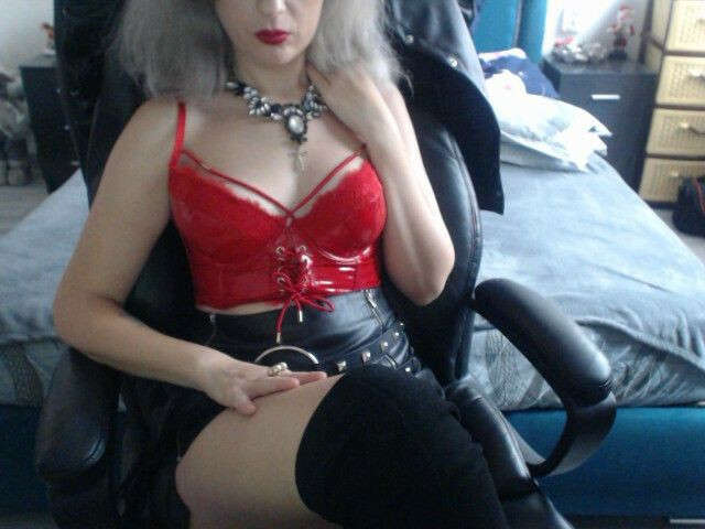 DOMMANIFEST free hard sexy photo