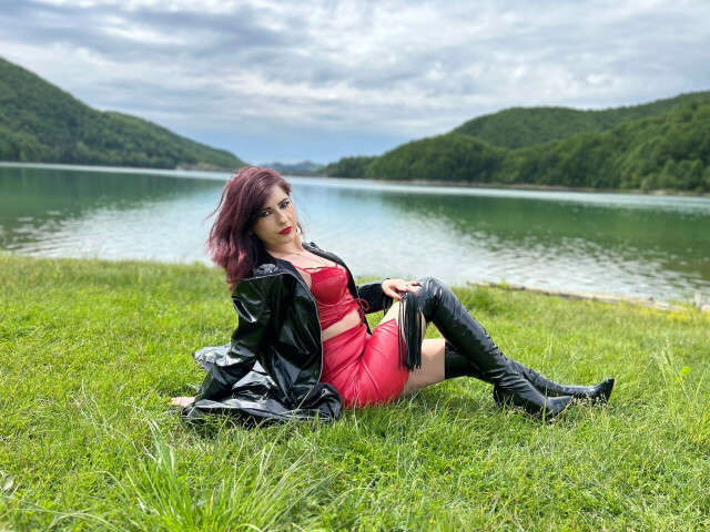 DOMMANIFEST free sexy photo