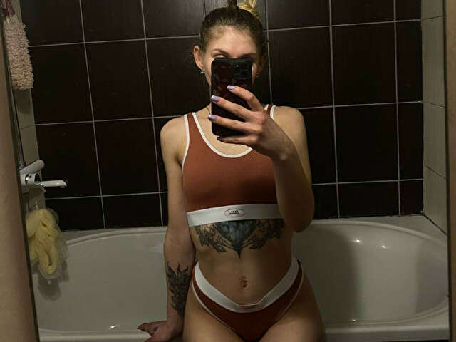 MANDARINKA free sexy photo