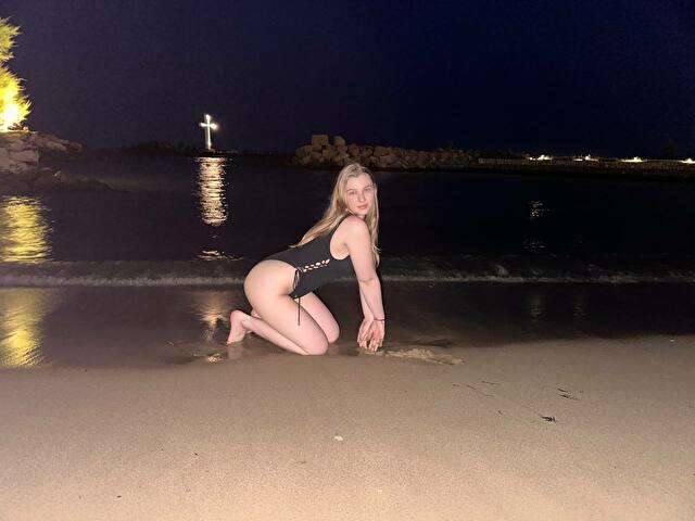 FREIIAFLOWER free sexy photo