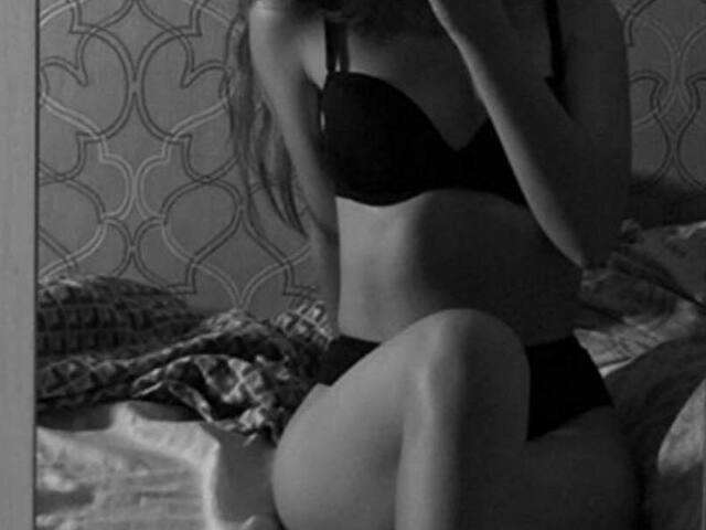 MILANAHOTT free sexy photo