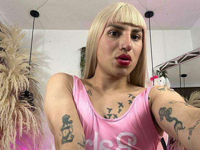 RAMOONAQUEEN free sexy photo