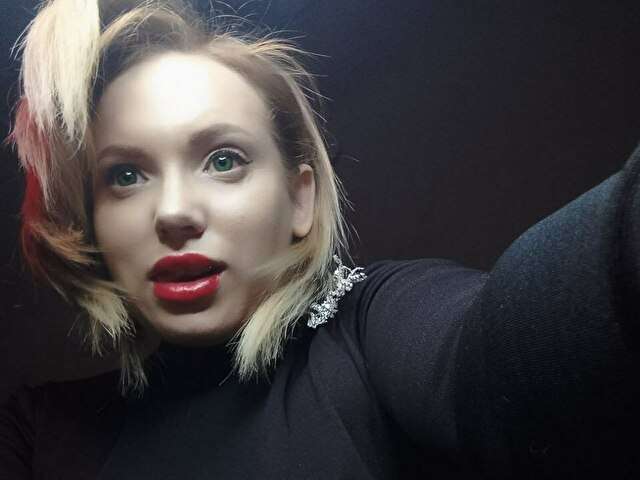 VIKTORINNNI free sexy photo