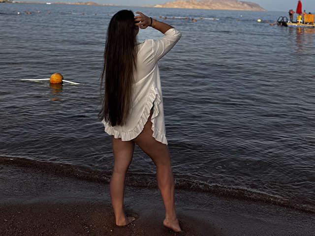 ELIZABETHJAM free sexy photo