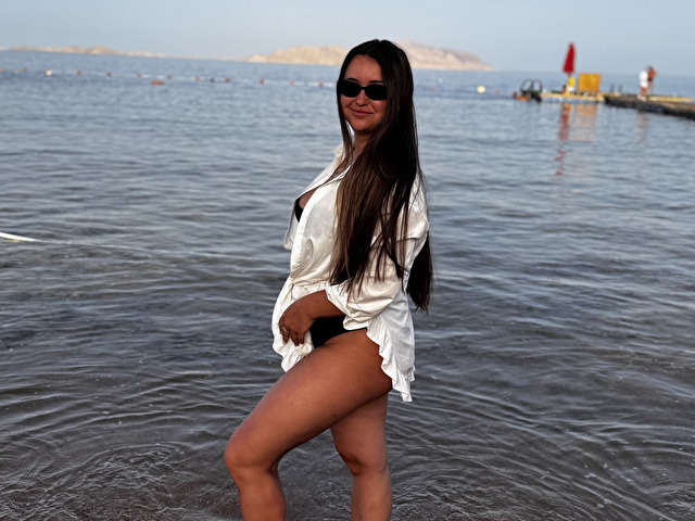 ELIZABETHJAM free sexy photo